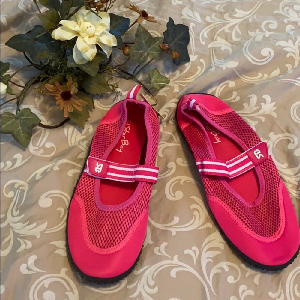NWTs Hot Pink Swim Shoes